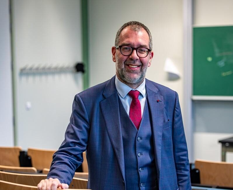 “Cooperate where you can, push back where you must’:  professor Sven Biscop over Europa’s geopolitieke rol”